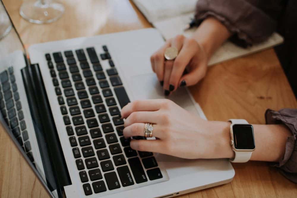 Typing with Apple Watch on wrist