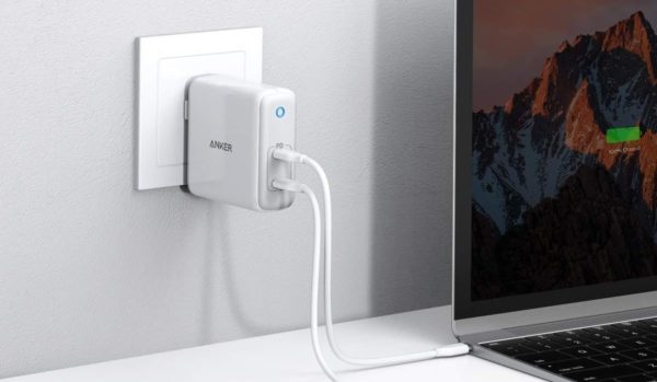 Reviewing the Anker Atom PD2 USB-C Wall Charger for Travelers