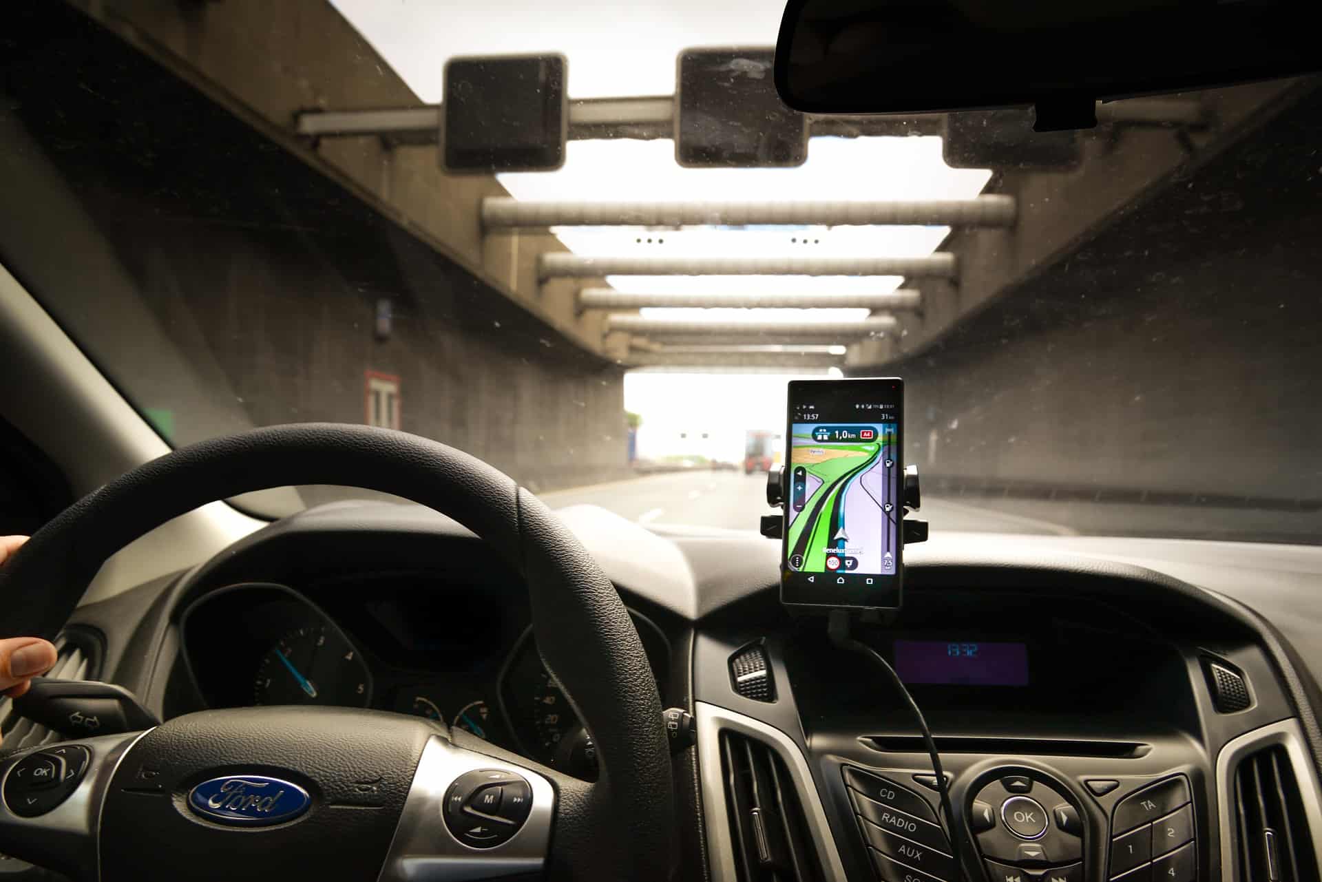 Car using smartphone for navigation