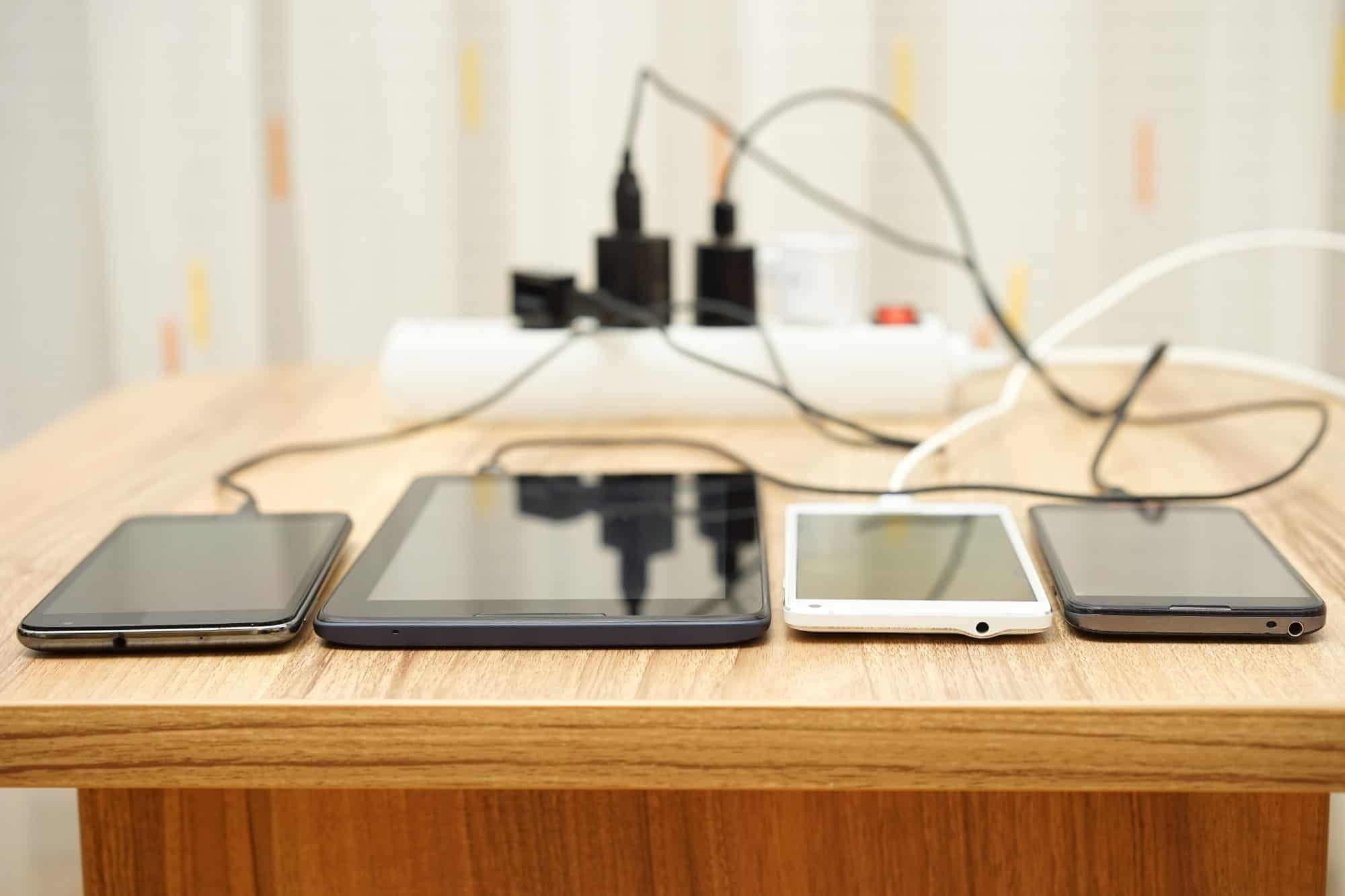 Multiple devices charging from power strip