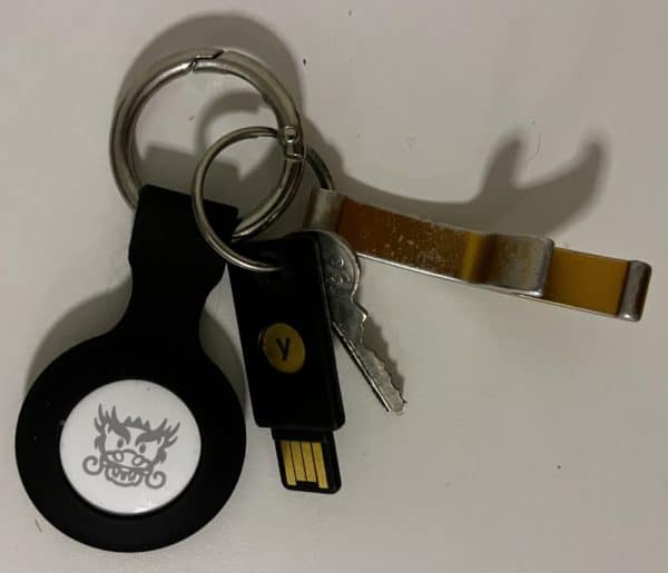 AirTag and Yubikey on keyring